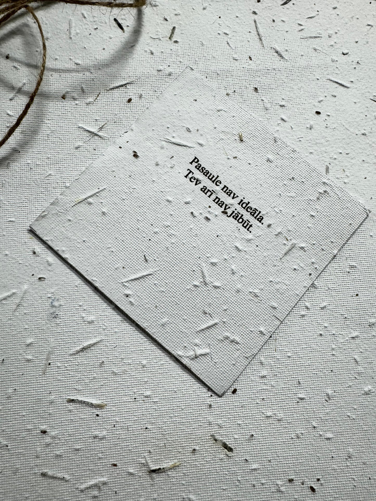 Ziedoša apsveikuma kartiņa