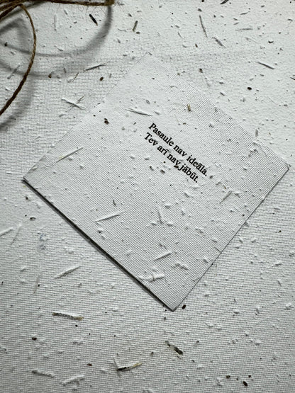 Ziedoša apsveikuma kartiņa